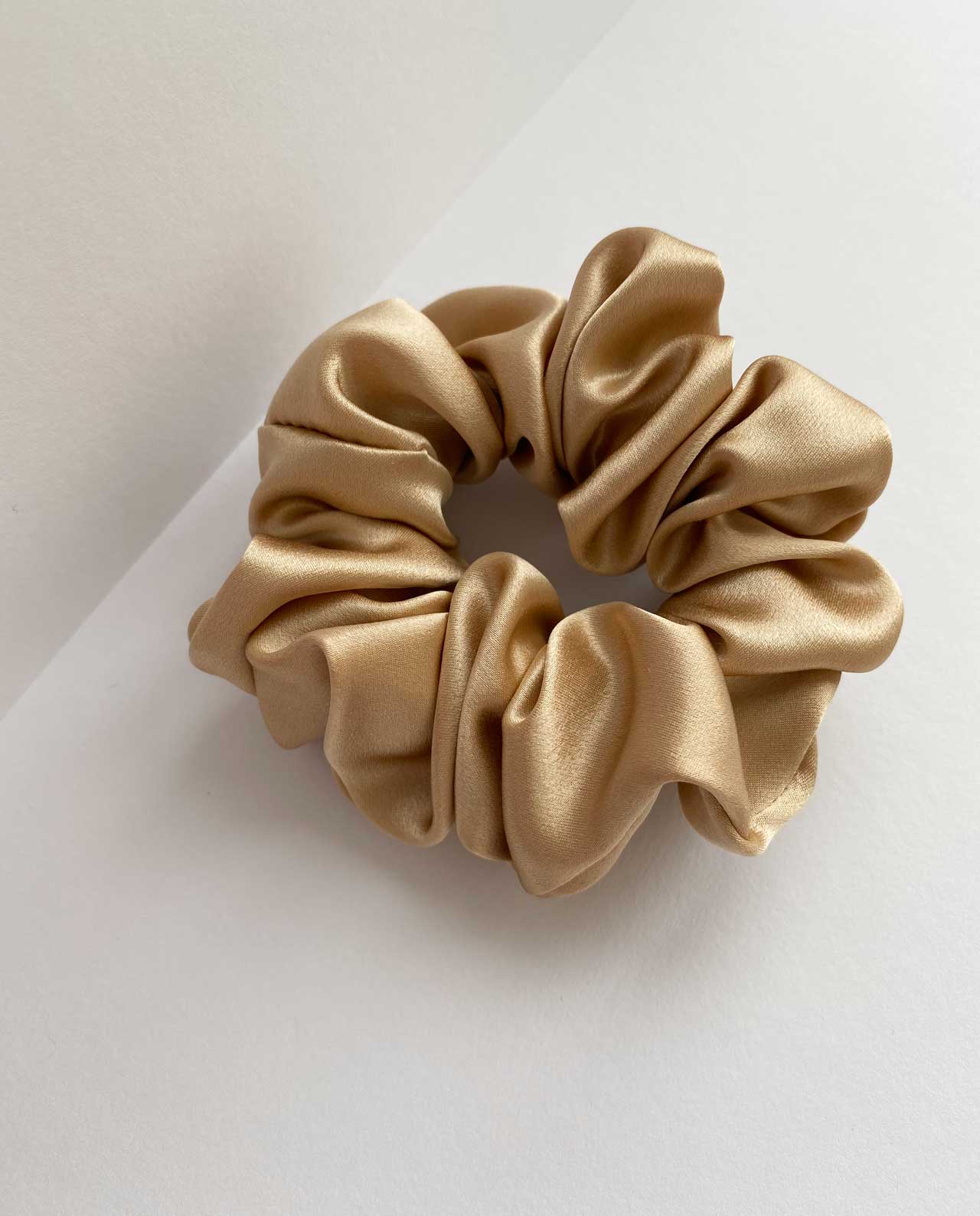 Шовкова резинка для волосся золота