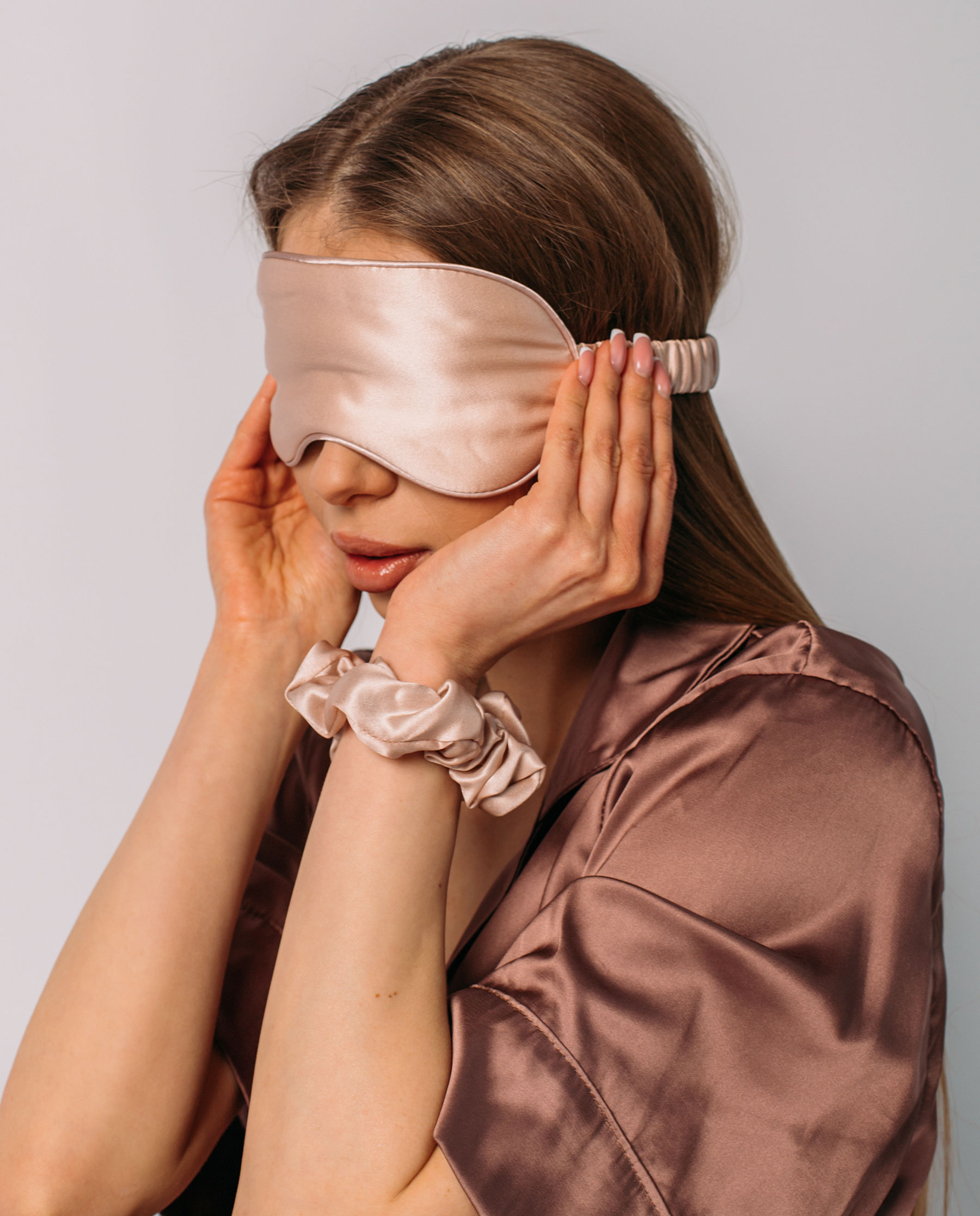 Шовкова маска для сну Беж